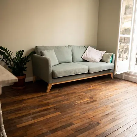 Luxurious And Designed In Montmartre