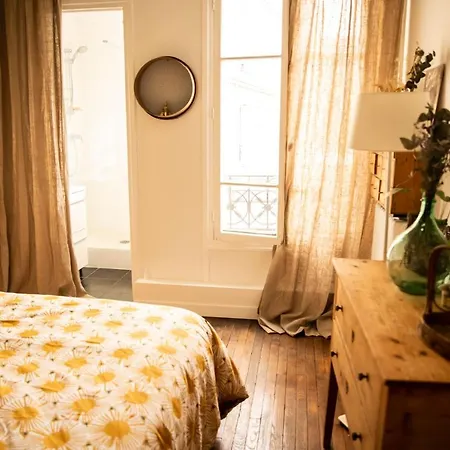 Luxurious And Designed In Montmartre Apartament Paryż