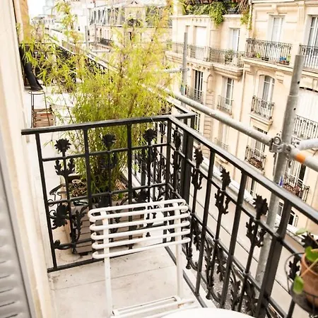 Luxurious And Designed In Montmartre *